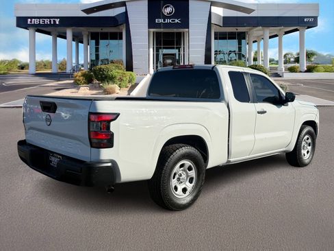 Used 2022 Nissan Frontier S RWD image 3