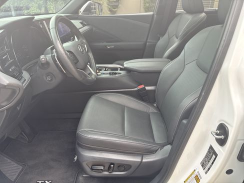Used 2025 Lexus TX 350 AWD w/ Technology Package image 16