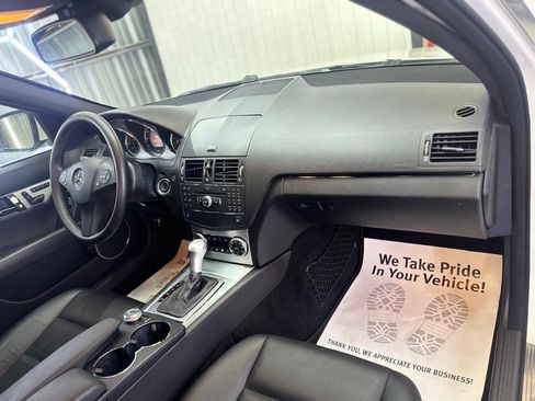 Used 2009 Mercedes-Benz C 300 Sedan image 37