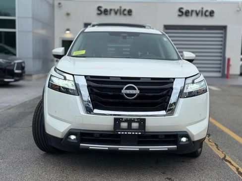 Used 2023 Nissan Pathfinder SL w/ SL Premium Package AWD/4WD image 9