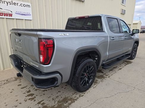 Used 2023 GMC Sierra 1500 Elevation w/ LPO, Elevation Black Package AWD/4WD image 5
