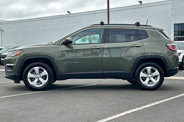 Used 2017 Jeep Compass Latitude FWD image 7