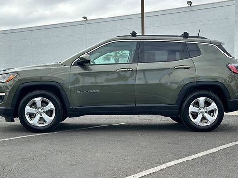 Used 2017 Jeep Compass Latitude FWD image 7