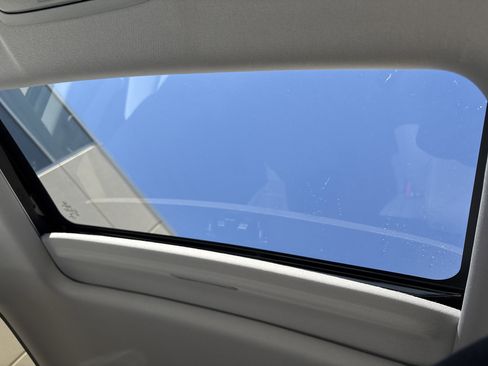 Used 2018 Honda CR-V Touring image 28