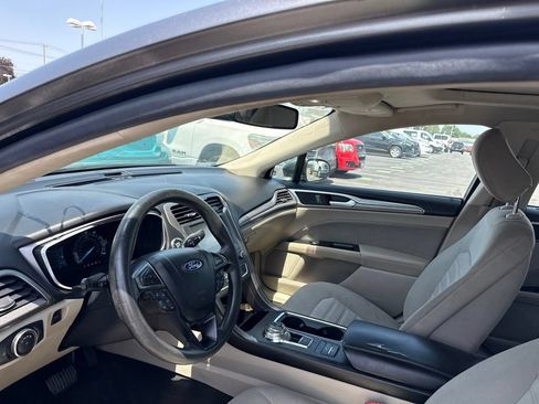Used 2020 Ford Fusion SE FWD image 10