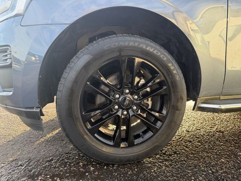 Used 2022 Ford Expedition XLT image 19