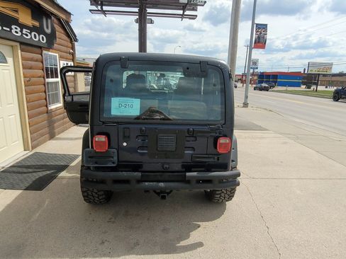 Used 2006 Jeep Wrangler X AWD/4WD image 4