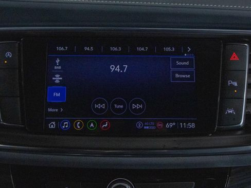 Used 2024 Buick Enclave Premium image 9