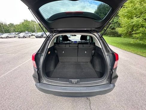 Used 2016 Honda HR-V LX image 10