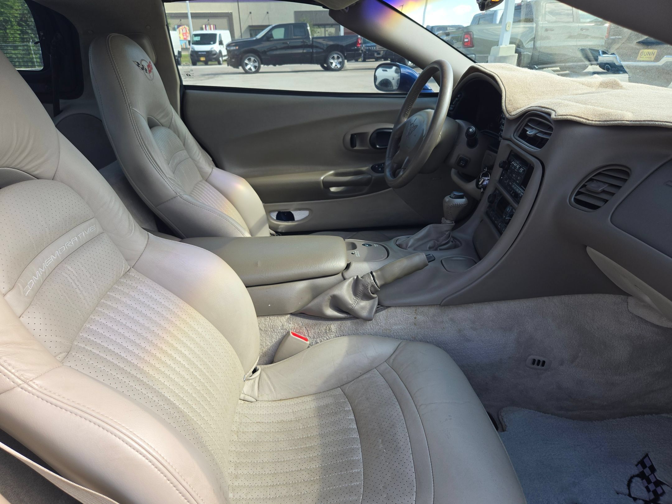 Used 2004 Chevrolet Corvette Coupe w/ Preferred Equipment Group RWD image 21