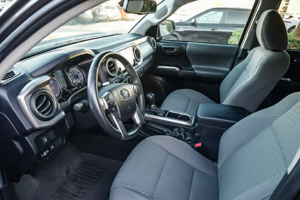 Certified 2022 Toyota Tacoma SR5 RWD image 17