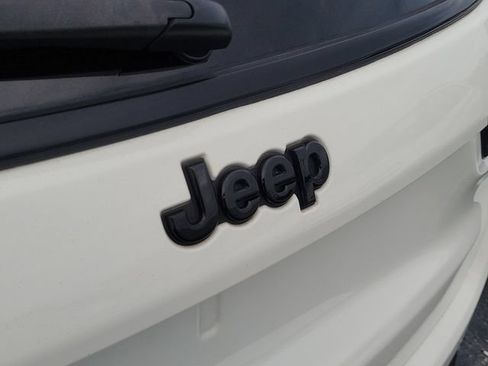 Used 2019 Jeep Compass Latitude FWD image 5