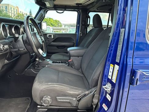 Used 2018 Jeep Wrangler Unlimited Sahara AWD/4WD image 23