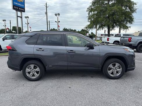 Used 2025 Toyota RAV4 LE AWD/4WD image 4