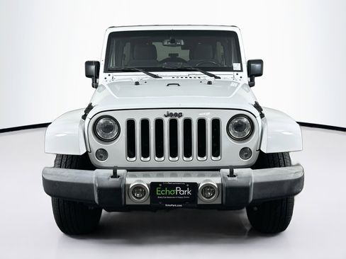 Used 2017 Jeep Wrangler Unlimited Sahara w/ Connectivity Group AWD/4WD image 2