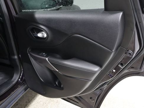 Certified 2021 Jeep Cherokee Latitude Lux w/ Comfort/Convenience Group image 26