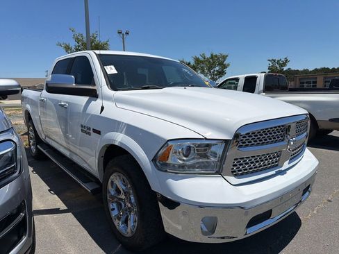 Used 2018 RAM 1500 Laramie AWD/4WD image 2