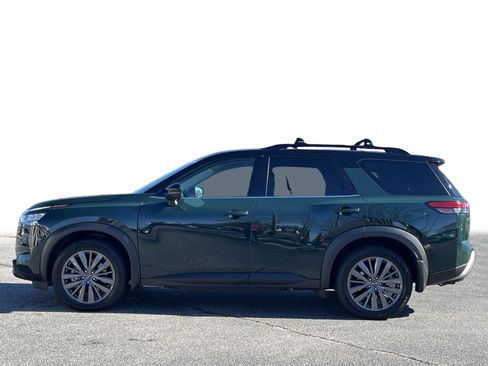 Used 2022 Nissan Pathfinder SL w/ SL Premium Package image 24