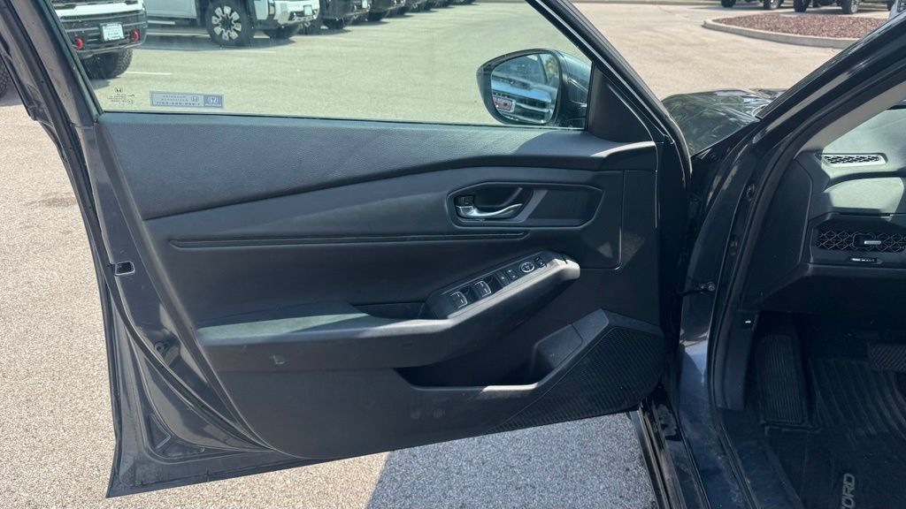Used 2023 Honda Accord EX image 14