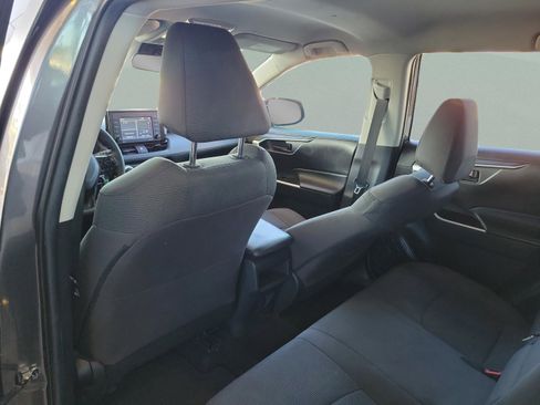 Used 2021 Toyota RAV4 LE image 23