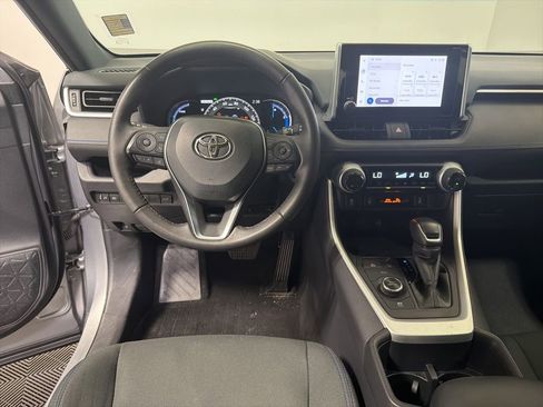 Used 2024 Toyota RAV4 SE w/ Convenience Package AWD/4WD image 19
