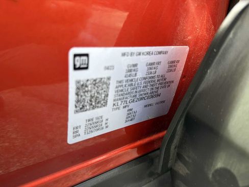 Certified 2024 Chevrolet Trax RS w/ Driver Confidence Package FWD image 30