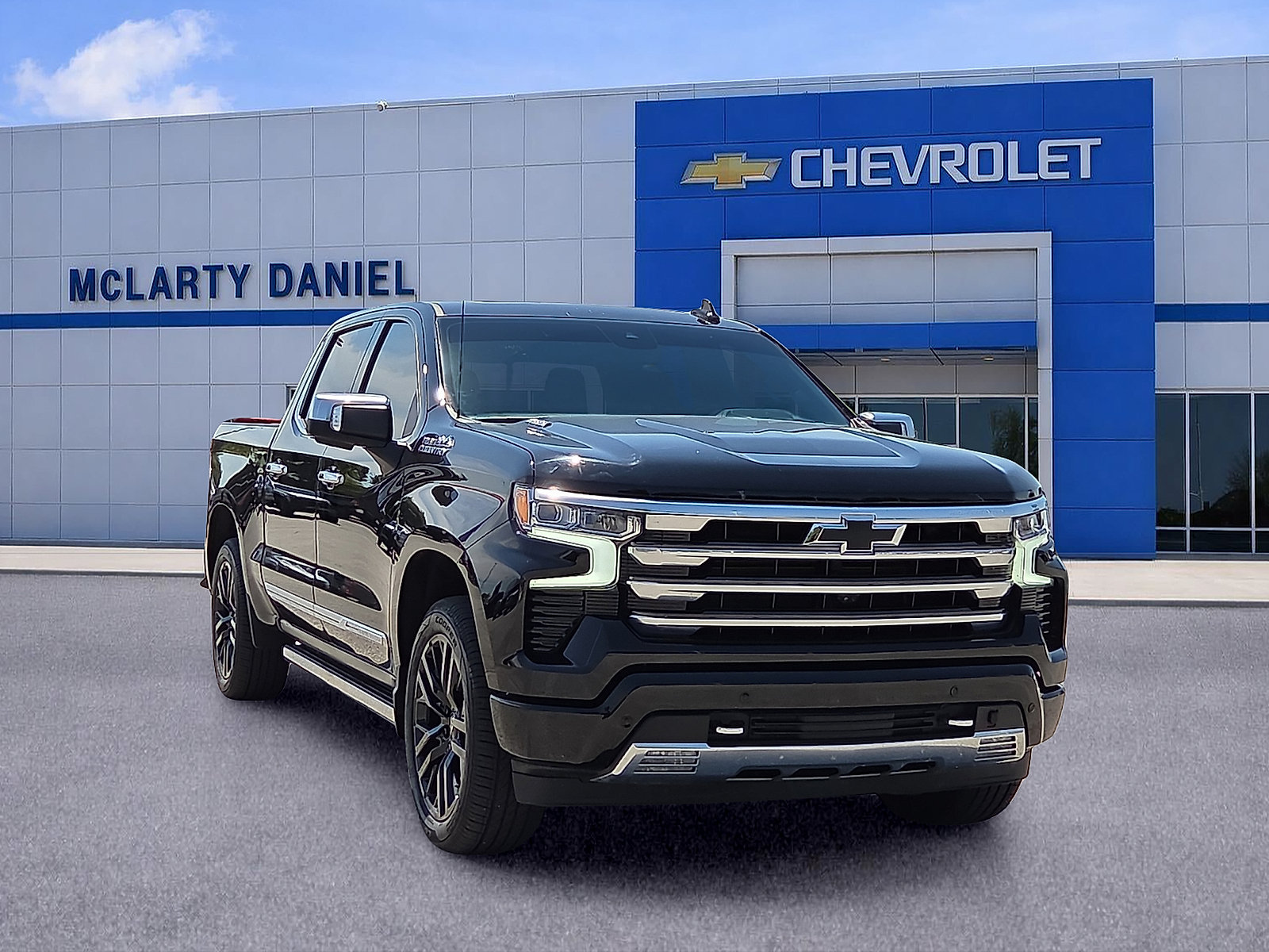 Used 2025 Chevrolet Silverado 1500 High Country AWD/4WD image 1