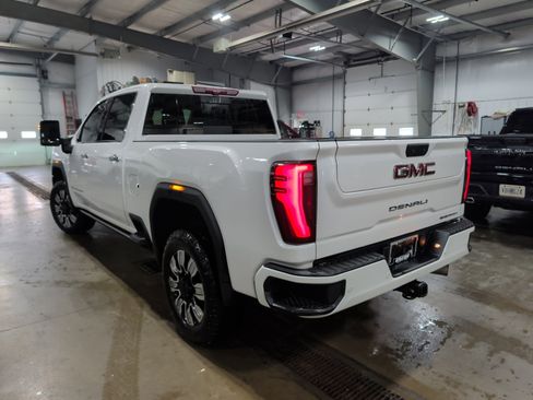 Used 2024 GMC Sierra 2500 Denali w/ Denali Reserve Package image 5