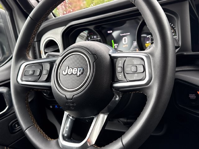 Used 2024 Jeep Wrangler Unlimited Sahara AWD/4WD image 12
