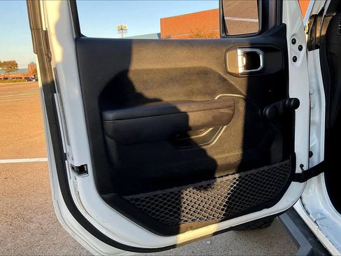 Used 2020 Jeep Wrangler Sport image 26