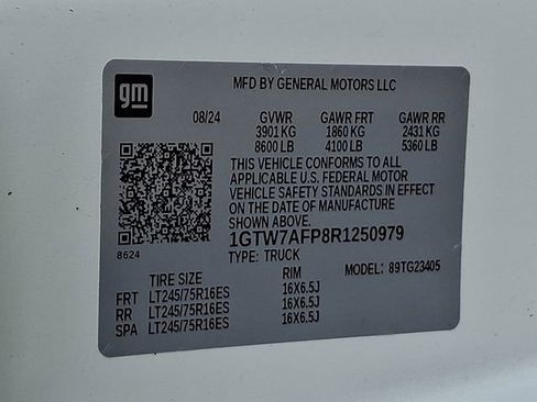 Used 2024 GMC Savana 2500 w/ Driver Convenience Package RWD image 28