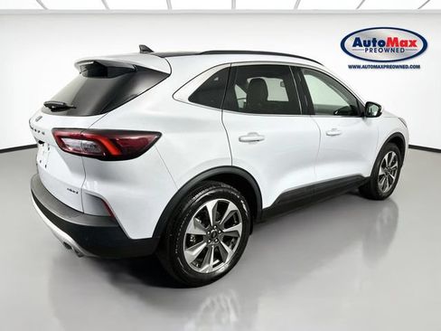 Used 2025 Ford Escape Platinum AWD/4WD image 2