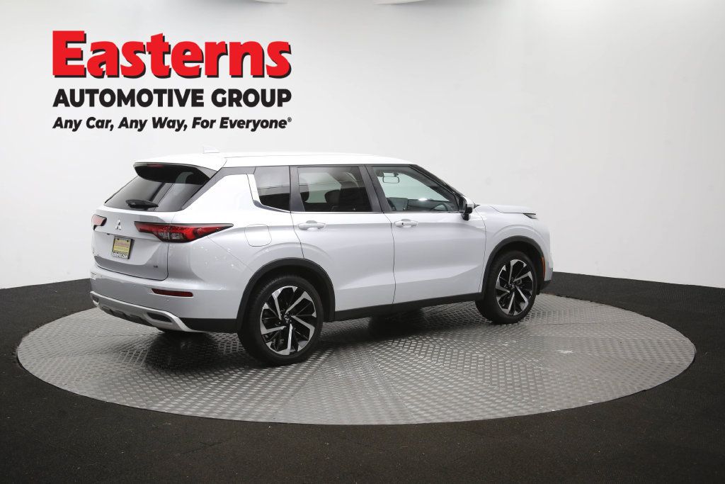Used 2024 Mitsubishi Outlander SE FWD image 45
