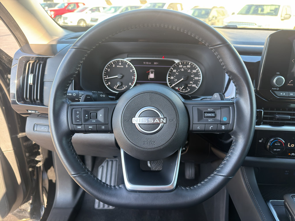 Used 2025 Nissan Pathfinder SV AWD/4WD image 13
