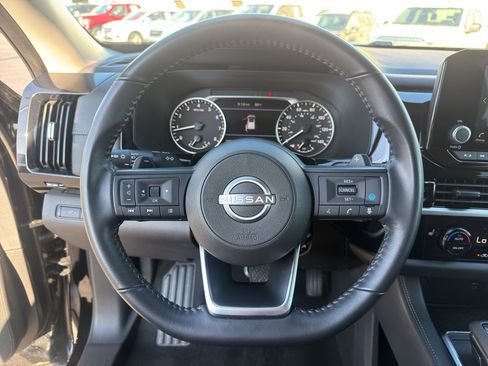 Used 2025 Nissan Pathfinder SV AWD/4WD image 13