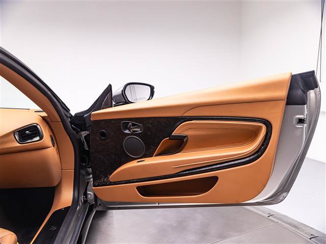 Used 2021 Aston Martin DB11 Coupe RWD image 26