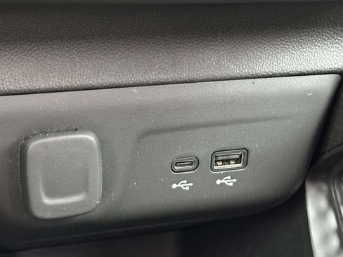 Used 2025 Chevrolet TrailBlazer RS w/ Convenience Package AWD/4WD image 18
