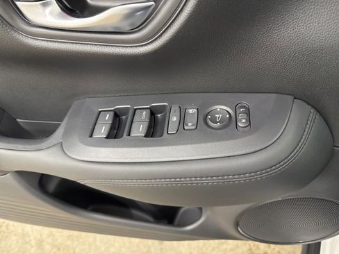 Certified 2026 Honda HR-V LX image 28