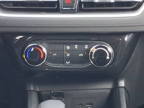 Used 2025 Chevrolet TrailBlazer LT FWD image 4