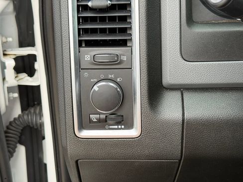 Used 2019 RAM 1500 Classic SLT AWD/4WD image 20