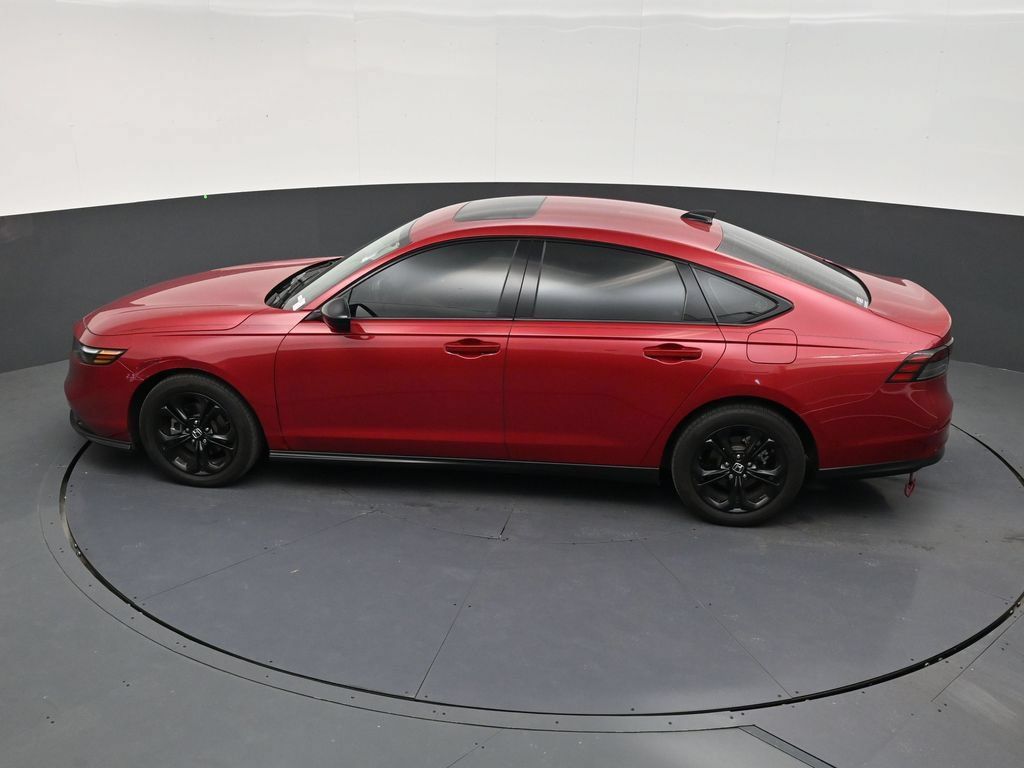 Used 2025 Honda Accord SE image 12
