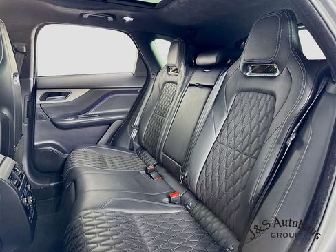 Used 2020 Jaguar F-PACE SVR image 27