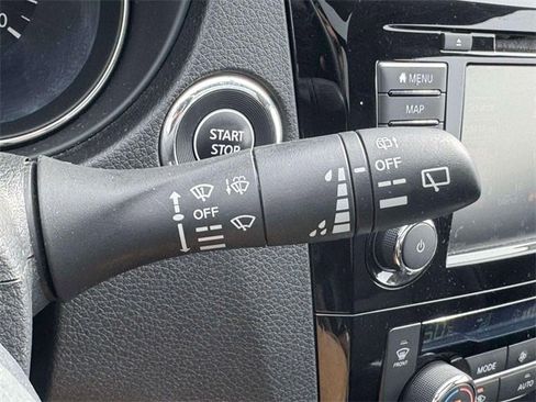 Used 2018 Nissan Rogue SV w/ Sun & Sound Touring Package image 25