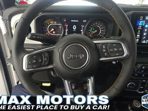 Used 2024 Jeep Wrangler Unlimited Sahara AWD/4WD image 12