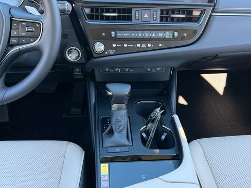 New 2025 Lexus ES 350 w/ Premium Package image 10