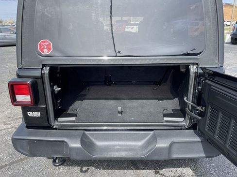 Used 2021 Jeep Wrangler Unlimited Islander image 18