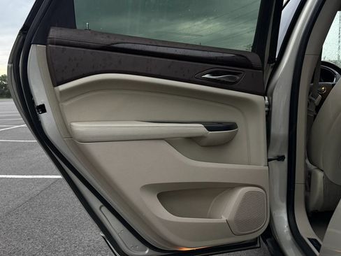 Used 2014 Cadillac SRX Luxury FWD image 16