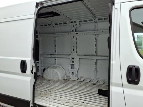 Used 2025 RAM ProMaster 2500 w/ Convenience Group FWD image 20