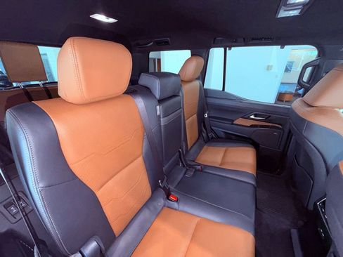 Certified 2024 Lexus GX 550 w/ Accessory Package (2T) image 19