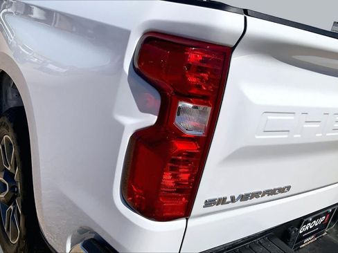 Used 2024 Chevrolet Silverado 1500 LT w/ Z71 Off-Road Package AWD/4WD image 32